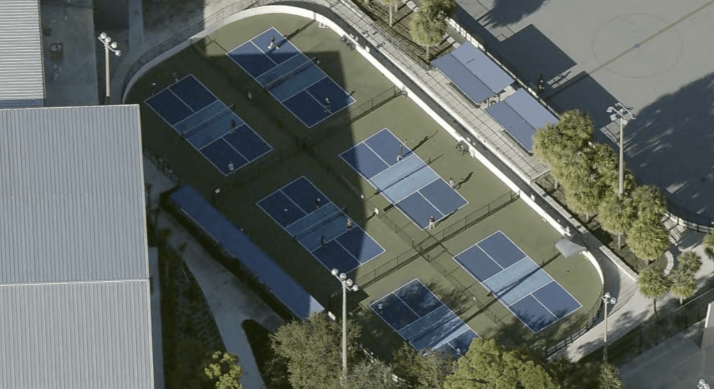 Holiday Park pickleball courts